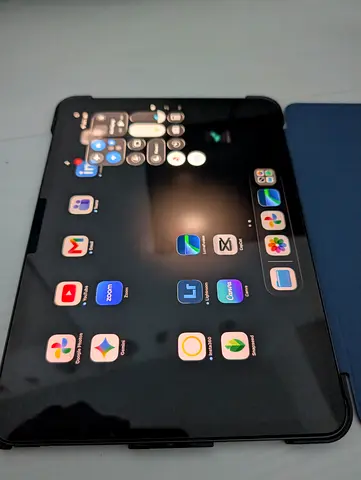 Ipad pro M4 256gb with charger, cable, case and additional display guard