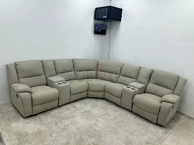 Perfect condition pan emirates recliner sofa