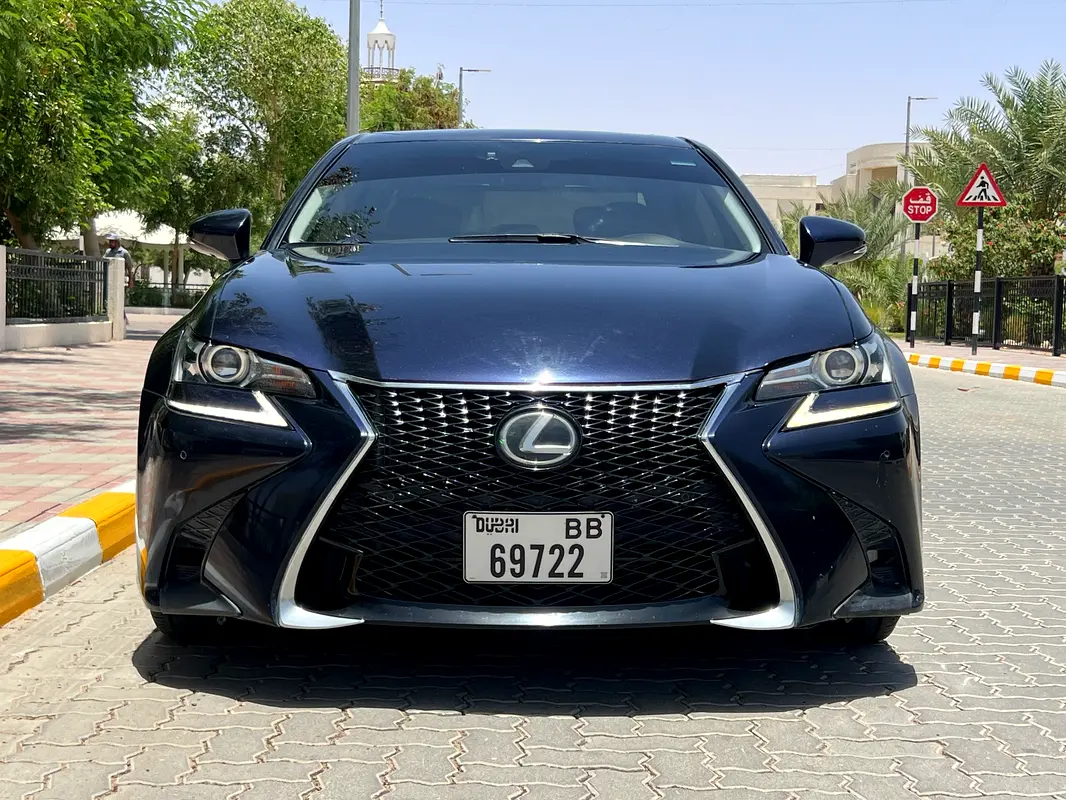 Lexus GS-Series 2019 — photo 1 of 10