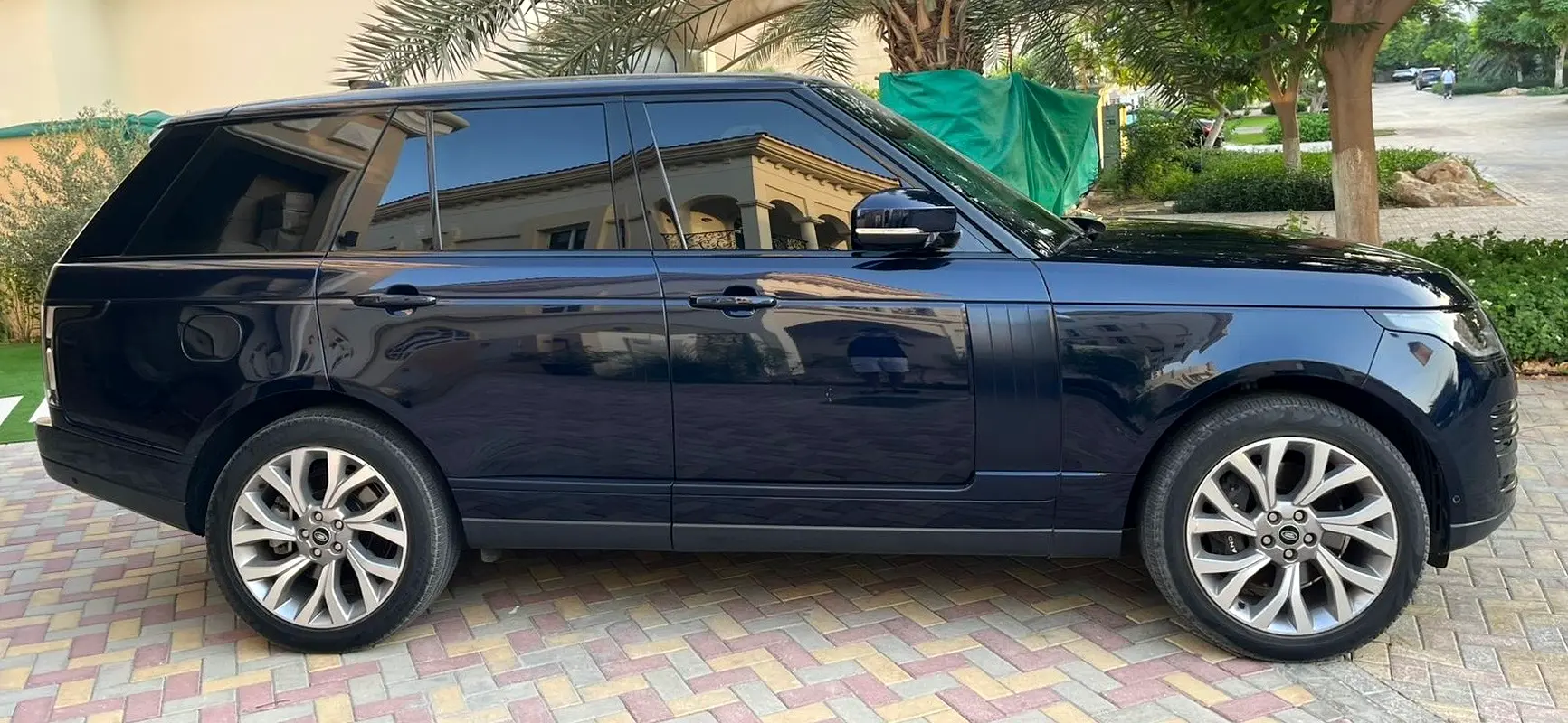 Land Rover Range Rover 2021 — photo 1 of 5