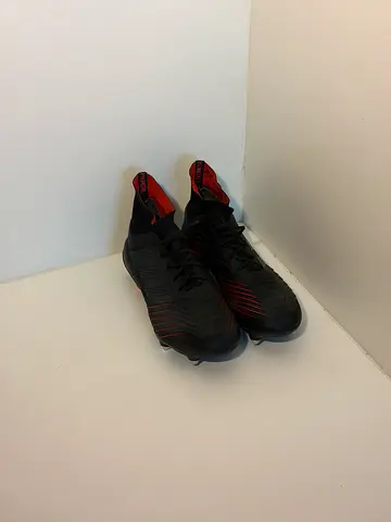 EU 39.7 Football Boot | Adidas Predator 19.1 SG