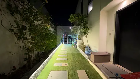 SINGLE ROW | BIGGER PLOT | LOVELY GARDEN | EXTRA STORAGE