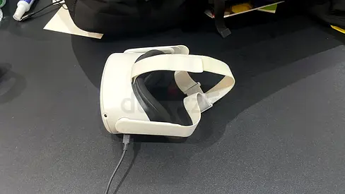 Oculus Quest 2 (Meta Quest 2) VR Headset - Good Working Condition