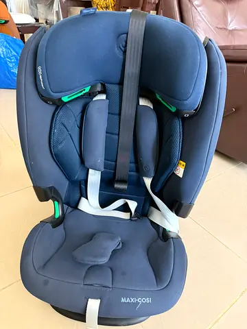 Maxi-Cosi Convertible Child Car Seat - Good Condition