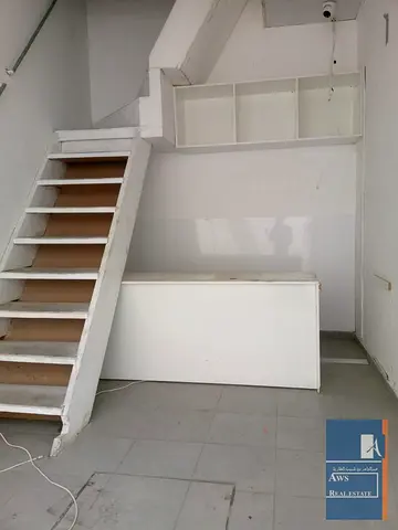 Affordable Shop in Bur Dubai - Prime Location for Business