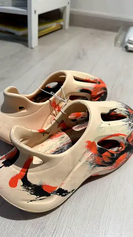 Yeezy Foam Runner MX Sand Grey Clogs