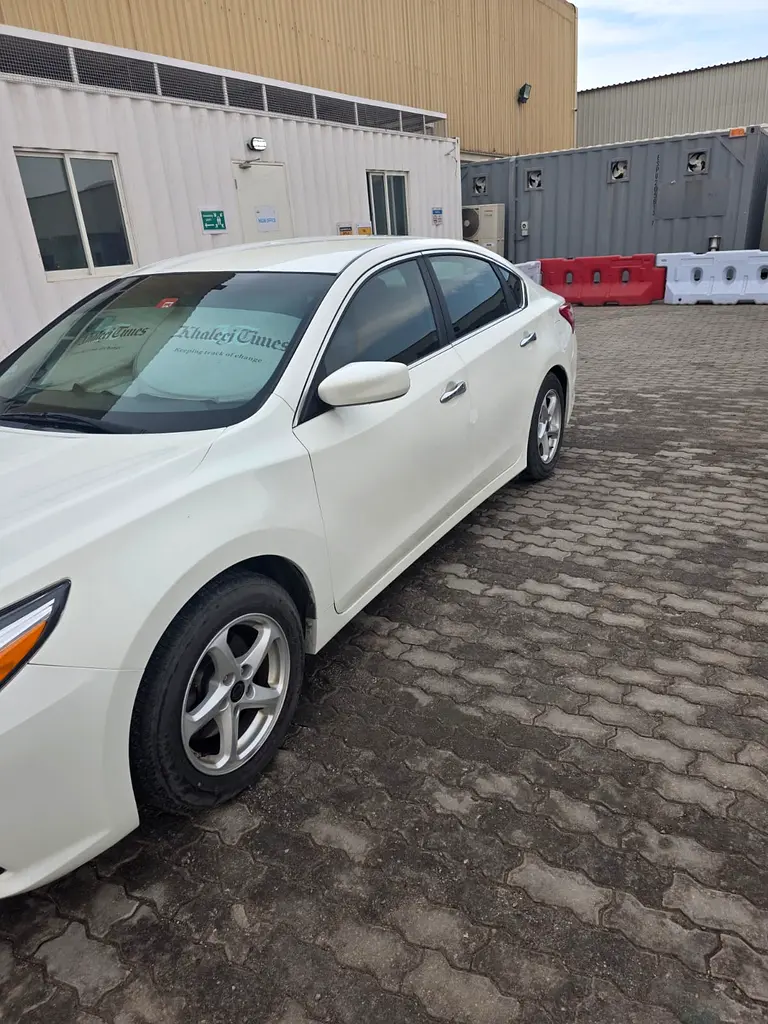 Nissan Altima 2017 — photo 1 of 7