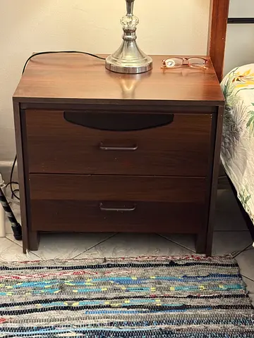 2 pieces Night stands
