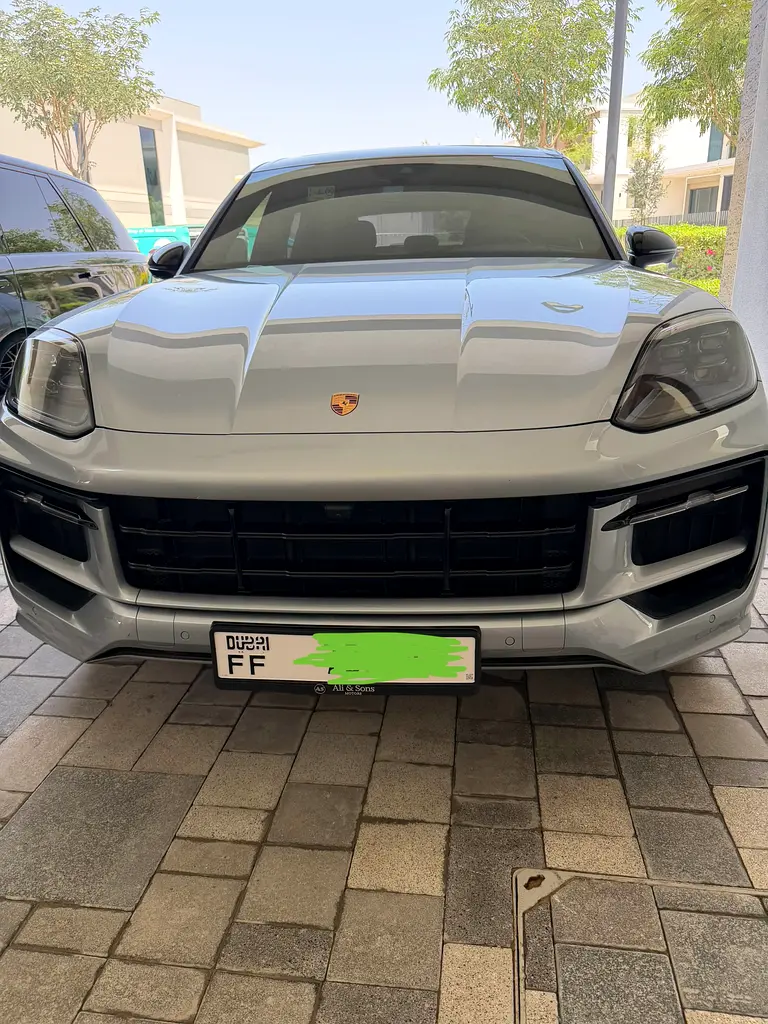 Porsche Cayenne 2026 — photo 1 of 6