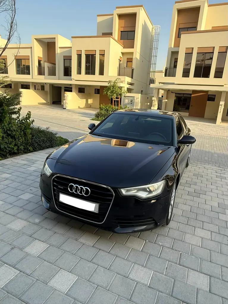 Audi A6 2015 — photo 1 of 10