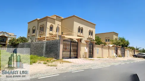 Ready- 5 Bedroom Villa With All Master Room majlis Room Laundry Room Outside have Space and Parking