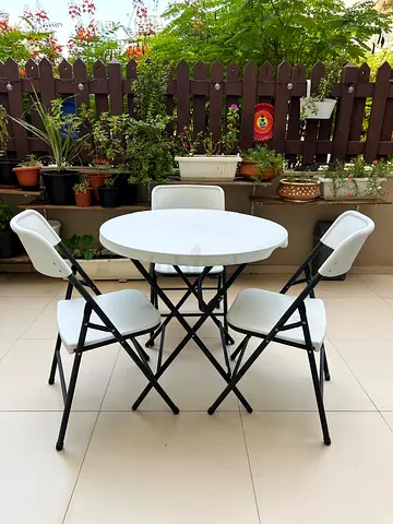 Table and chair for 100 aed