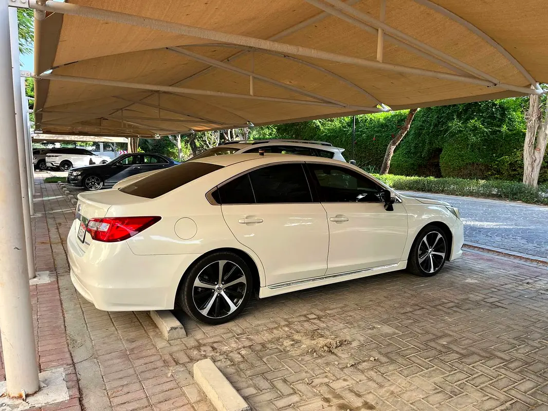 Subaru Legacy 2015 — photo 1 of 5