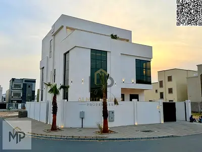 A fully-serviced villa (electricity, water, and air conditioning) on ​​the main street, ready to mo