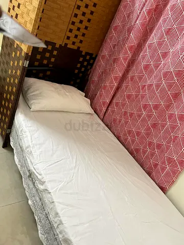 flat with 4 single beds only for working indian ladies