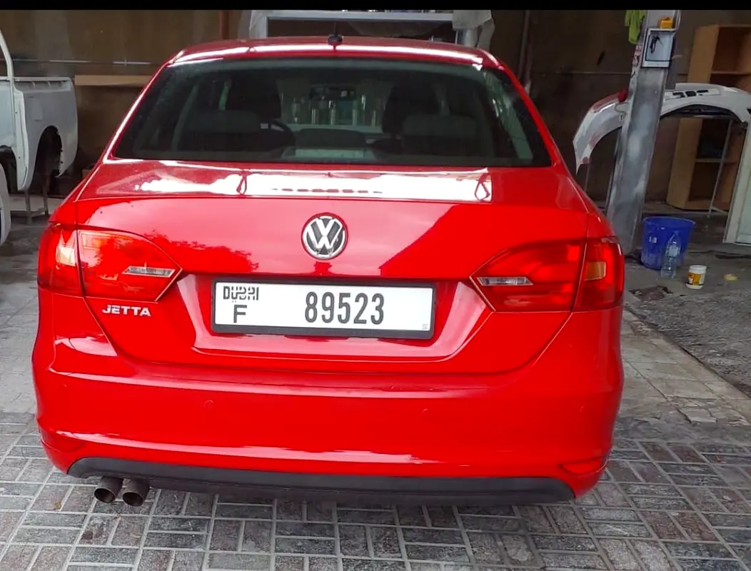 Volkswagen Jetta 2013 — photo 1 of 2