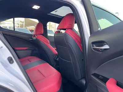 صورة 15 لـ 2023 Lexus UX-SERIES