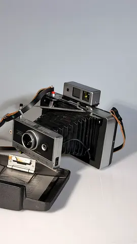 Polaroid Automatic 250 Land Camera