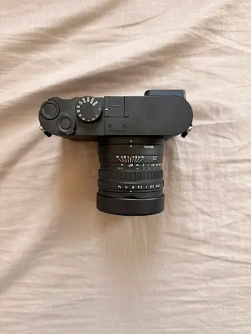 Leica Q2 Monochrom — Full Set with Box  Papers, Lightly Used
