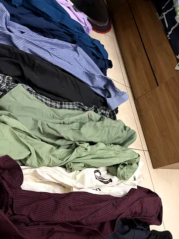 man shirts 12 piece(almostnew)and 5 hoodie(4 almost new)