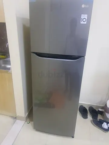 • LG Refrigerator 333L – 650 AED