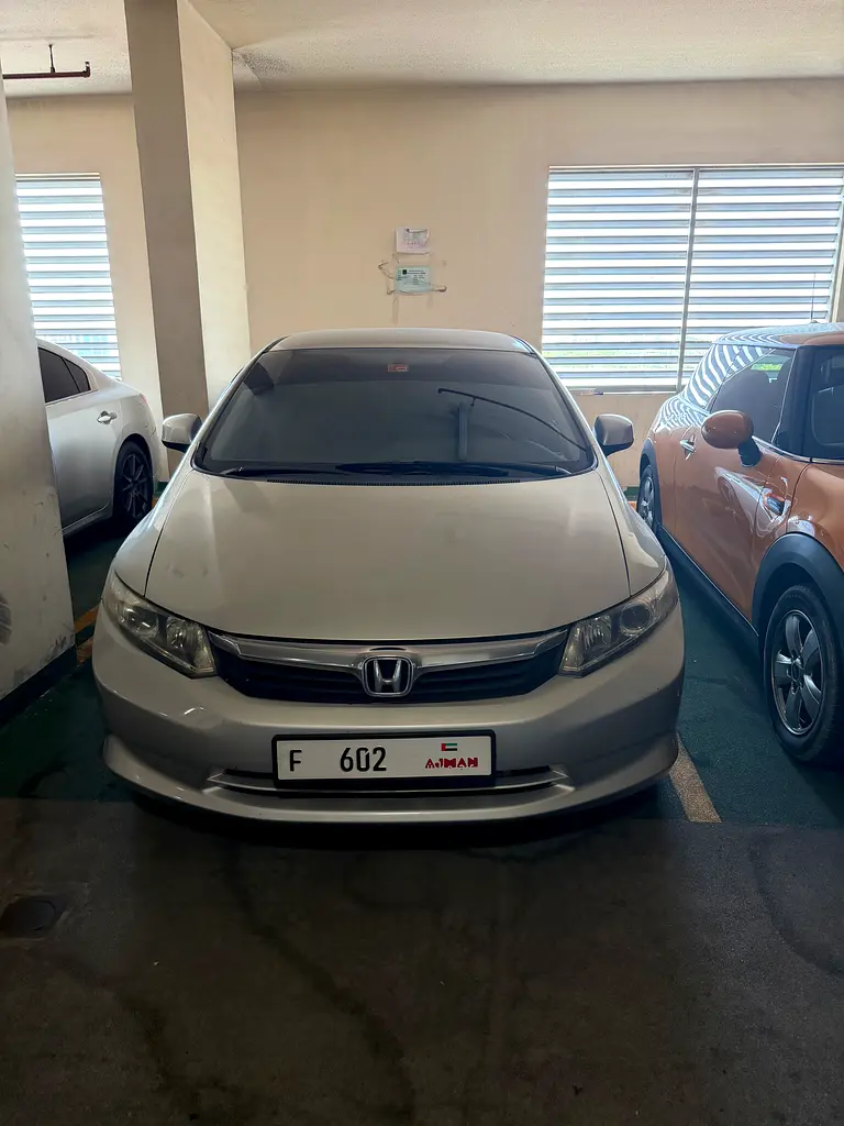 Honda Civic 2012 — photo 1 of 6
