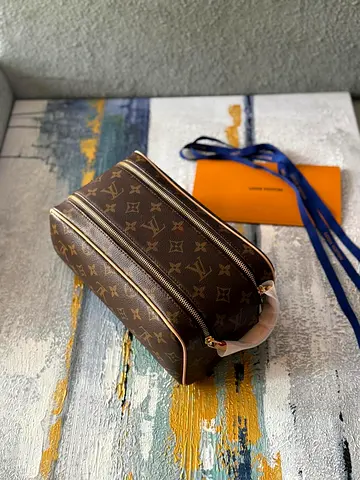 Louis Vuitton Dopp kit