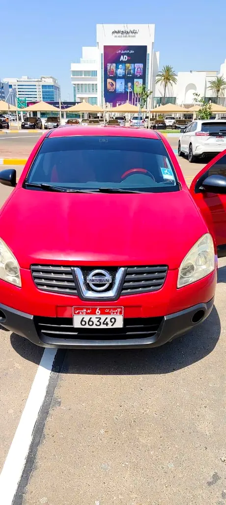 Nissan Qashqai 2009 — photo 1 of 7