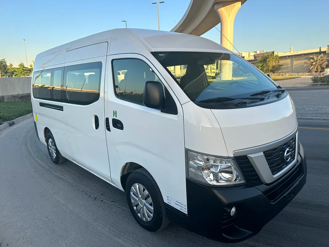 Nissan Urvan 2019 — photo 1 of 12