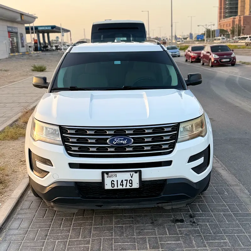 Ford Explorer 2016 — photo 1 of 9