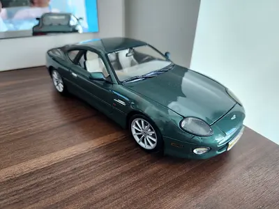 Aston Martin db7 1:18 Maisto italy