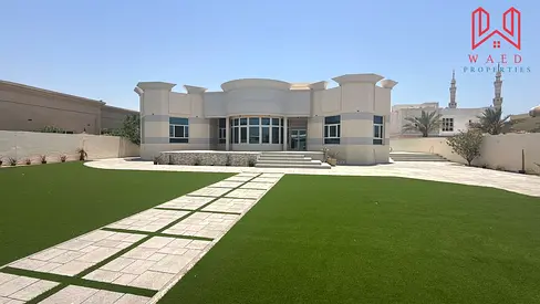 Luxurious Villa || Elegant Design || Prime Location ||