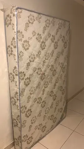 150x190cm Queen size mattress.  Same day delivery available