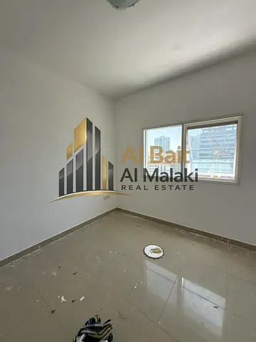 شركة البيت الملكي للعقارات تقدم غرفتين وصالة في التعاون على مخرج دبي مباشرة