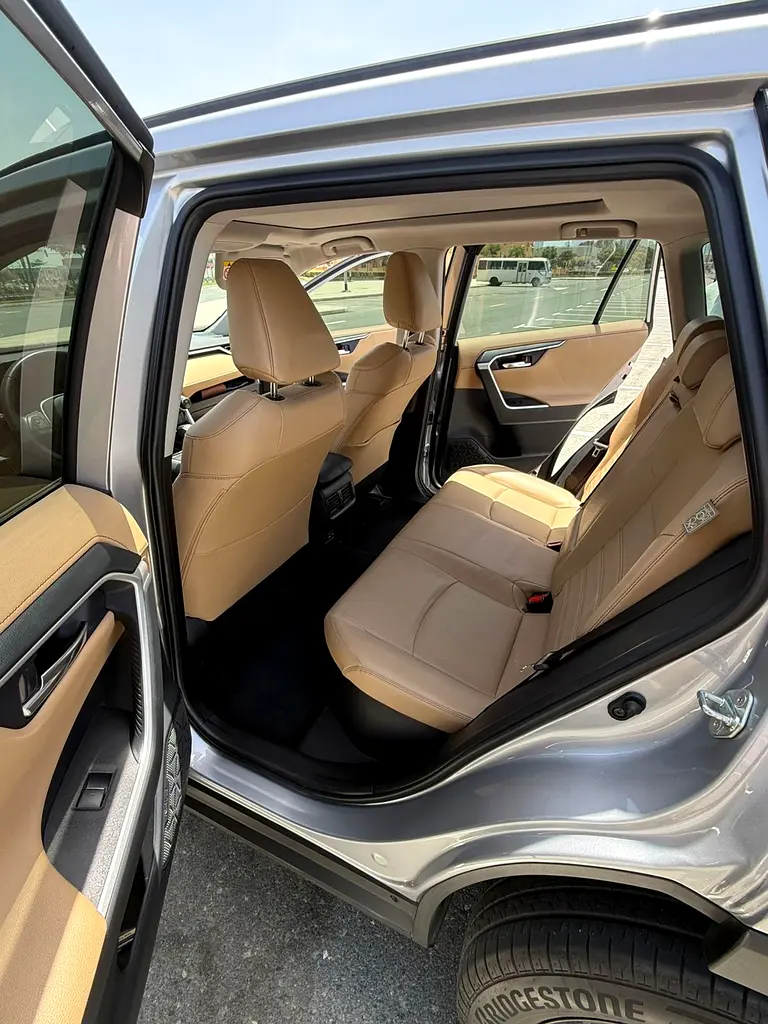 Toyota Rav 4 2024 — photo 1 of 7