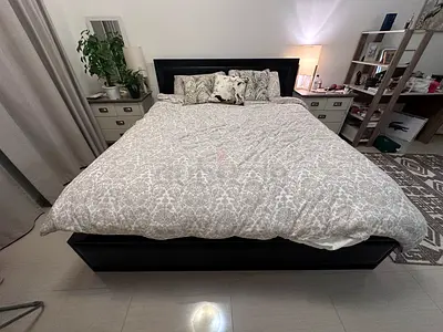 King size Bad with 2 bedside tables