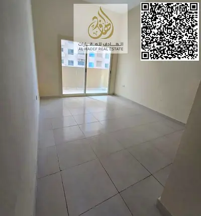 غرفة وصالة للإيجار السنوي أبراج الإمارات- طابق مرتفع  إطلالة مباشرة على شارع الشيخ محمد بن زايد  مثالية لعشاق الهدوء والراحة