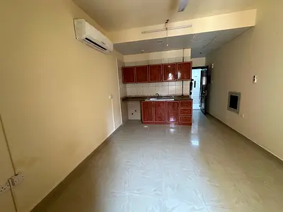 No cash deposit // spacious size studio // open view and split Ac and centeral gas