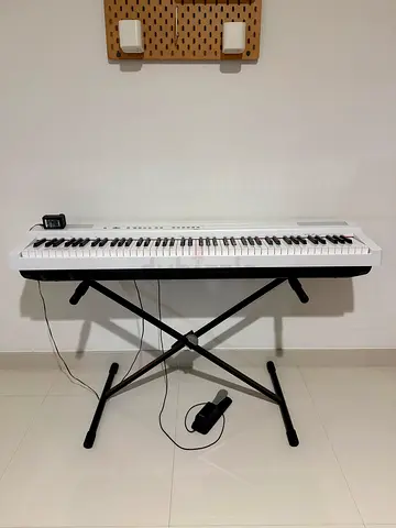 Digital piano Yamaha P-125aWH