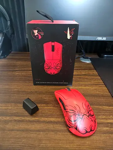 Razer deathadder v3 pro faker edition gaming mouse with 8k polling dongle