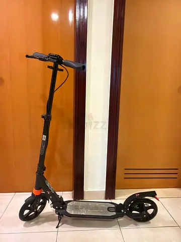 Foldable kick scooter with suspension (good condition)