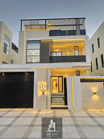 Two-story villa with a rooftop terrace and elevator. Price includes air conditioning, electricity, and water. Prime location.