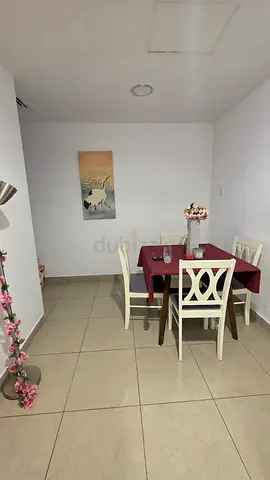 Arabic Ladies bedspace