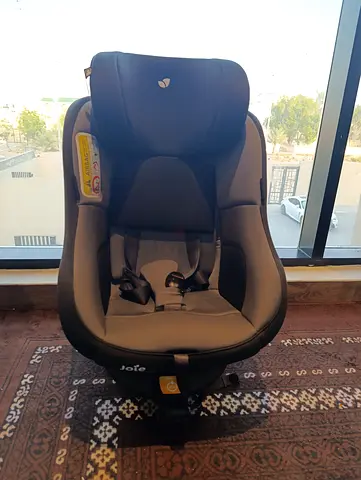 Joie 360° Baby Car Seat in Grey and Black