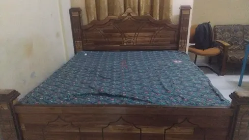 Solid wood king mattress and bed with bedcover
