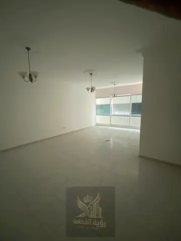 شقه مميزه غرفتين نوم تكييف مركزي مجانا على المالك مساحه واسعه موقع مميز بالمجاز2 بالقرب من  القصباء وسهل الوصول الى دبي