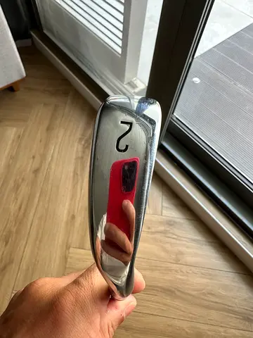 Titleist u505 2 iron with upgraded Tour AD shaft!