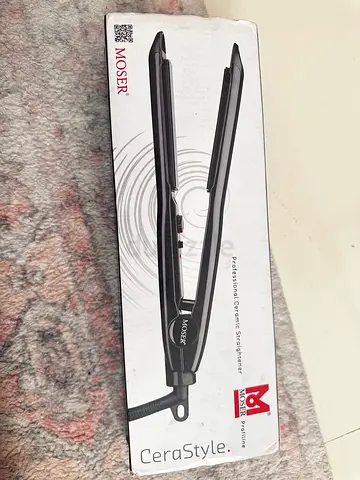 Moser Professional Ceramic Hair Straightener - Brand New in Box