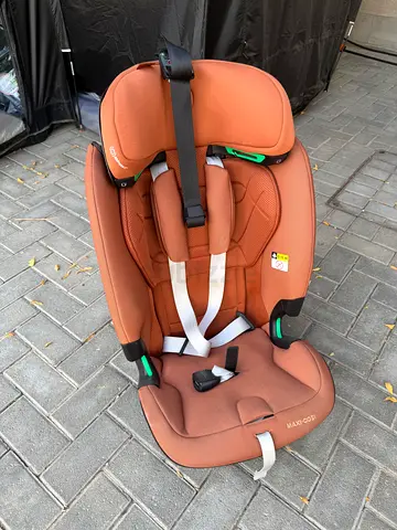 Maxi cosi -Graco Convertible Car Seat - Brown, Lightly Used