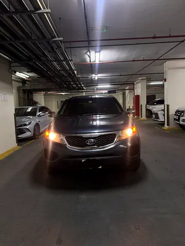 Kia Sorento LX 2011 | American Specs | Well Maintained SUV
